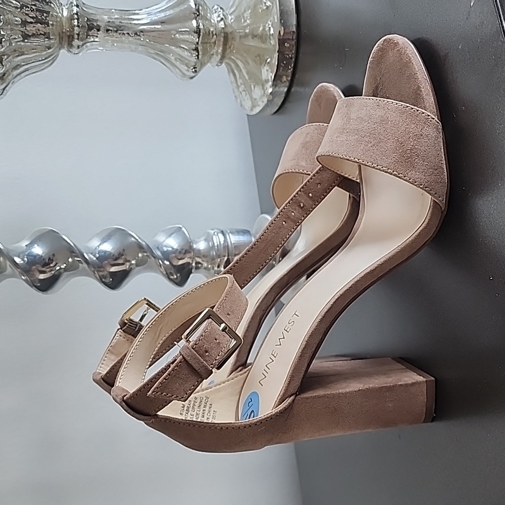 6.5 Nine West sandal